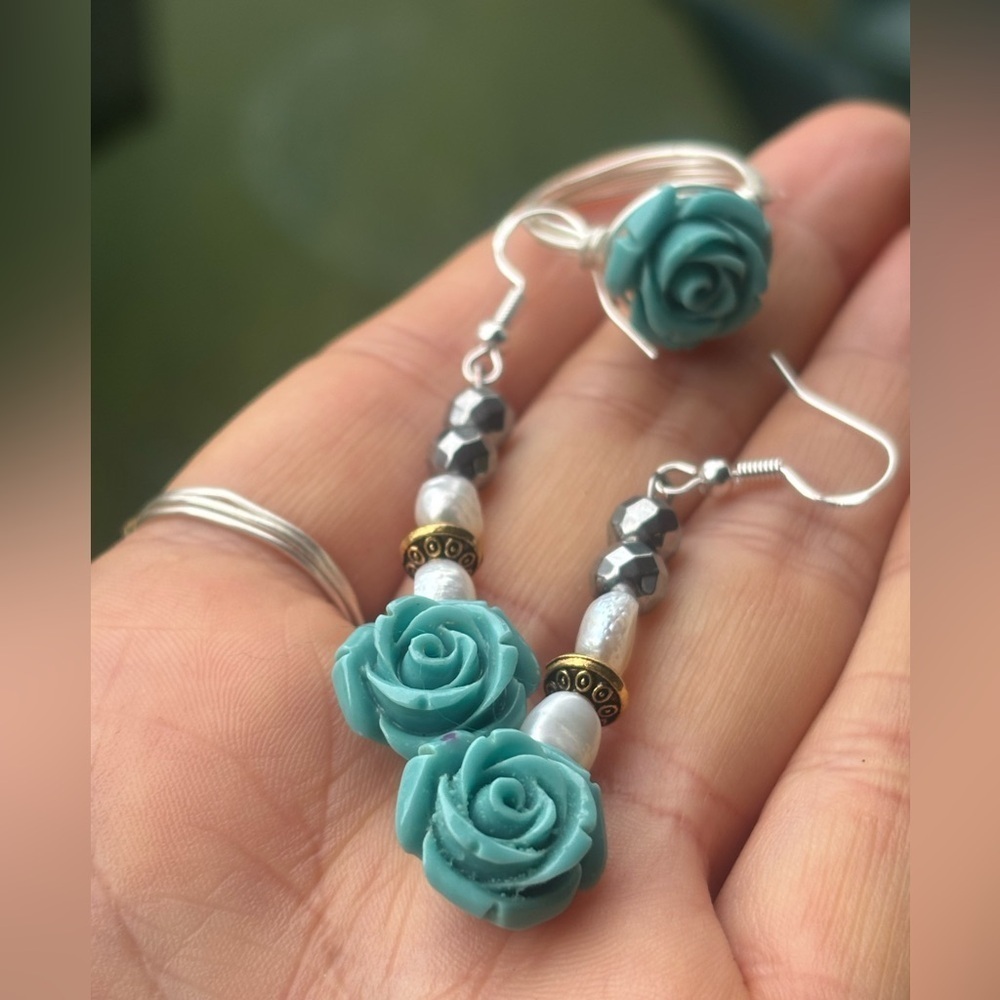 Vintage Style Genuine Pearl, Hematite & Acrylic Blue Rose Earrings And Ring Set